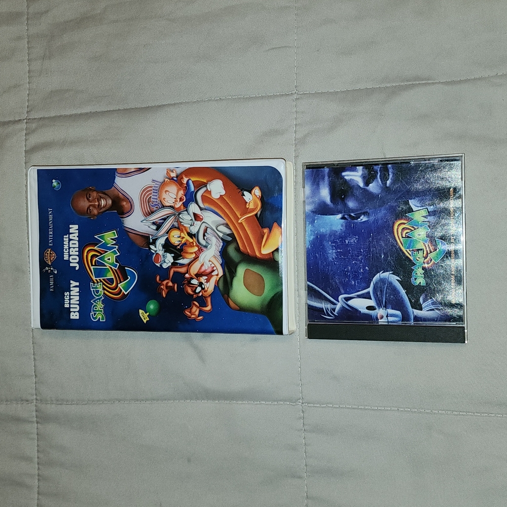 Space Jam Bundle 1996 - Space Jam (Clam) VHS Tape & Soundtrack CD - Picture 2 of 13